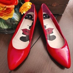 Vintage Vagabond red lacquered kitten heels- size 38